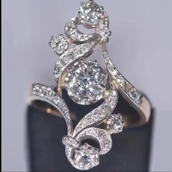 Jewelry - Silver Tone Fancy CZ Ring